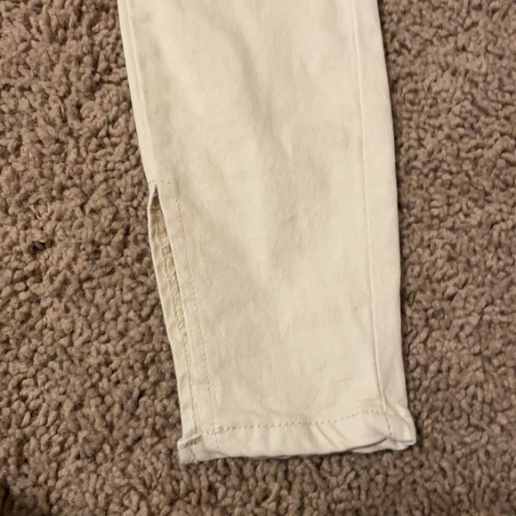 Like new Weworewhat jeans. Split hem 5 pocket style. Size 26 - Picture 2 of 5